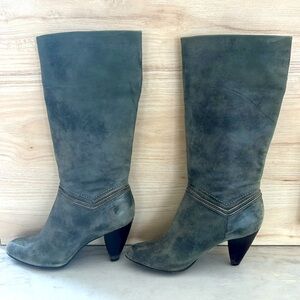 Women’s FRYE boots. US size 5.5.